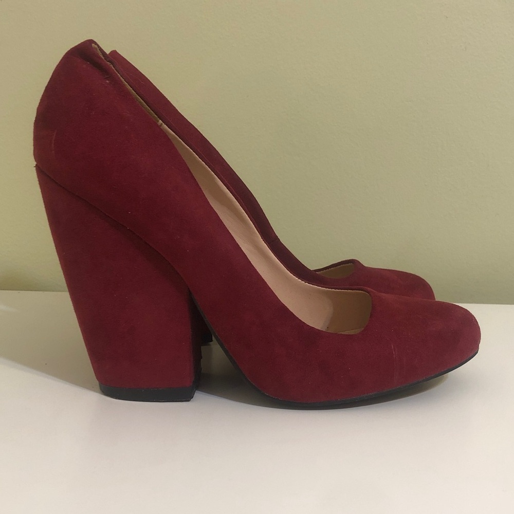 Qupid Burgundy Suede Heels - no size marked on shoe approximation is  W 7/7.5